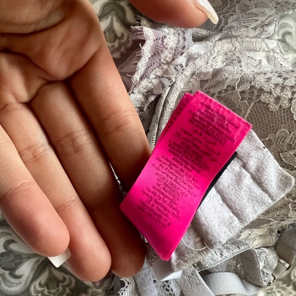 La Senza White- Grey bra - Picture 4 of 5